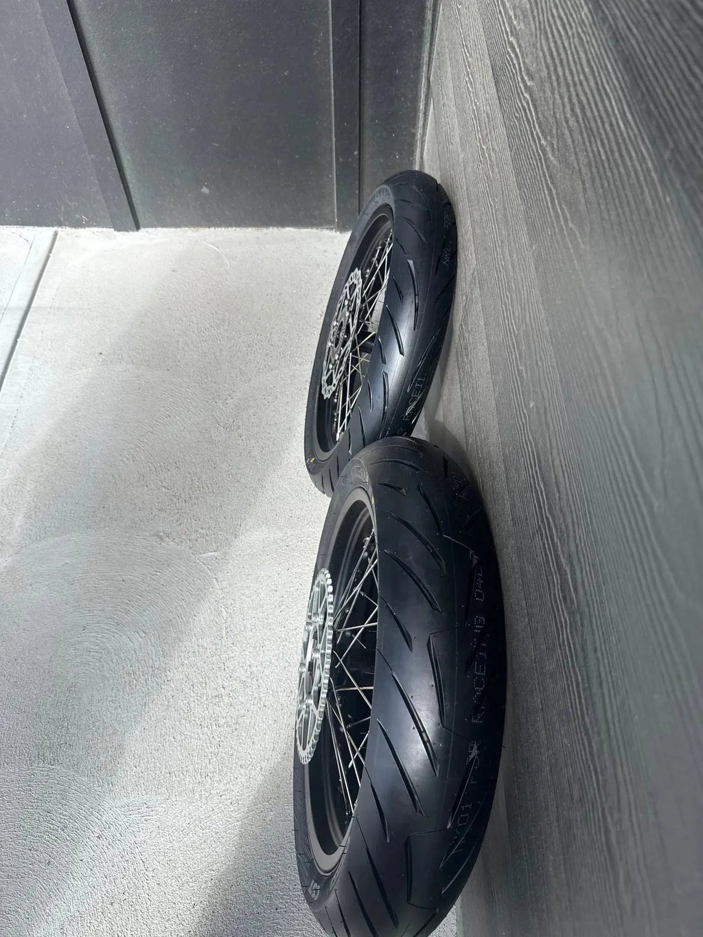 Ultra bee supermotos