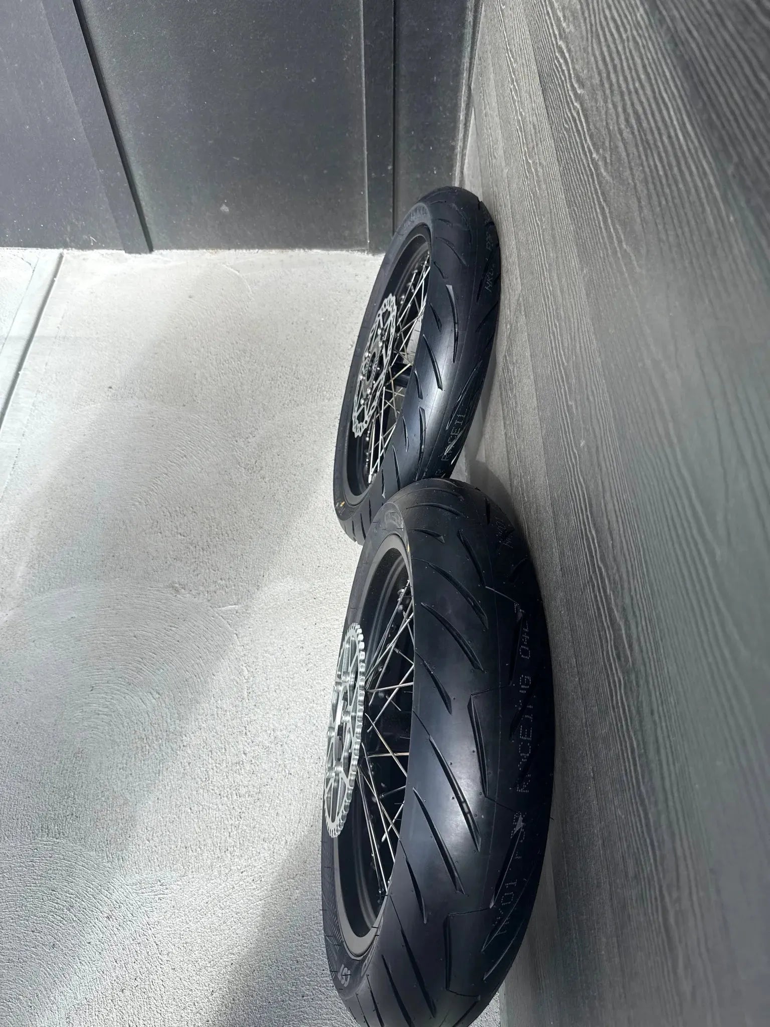 Ultra bee supermotos