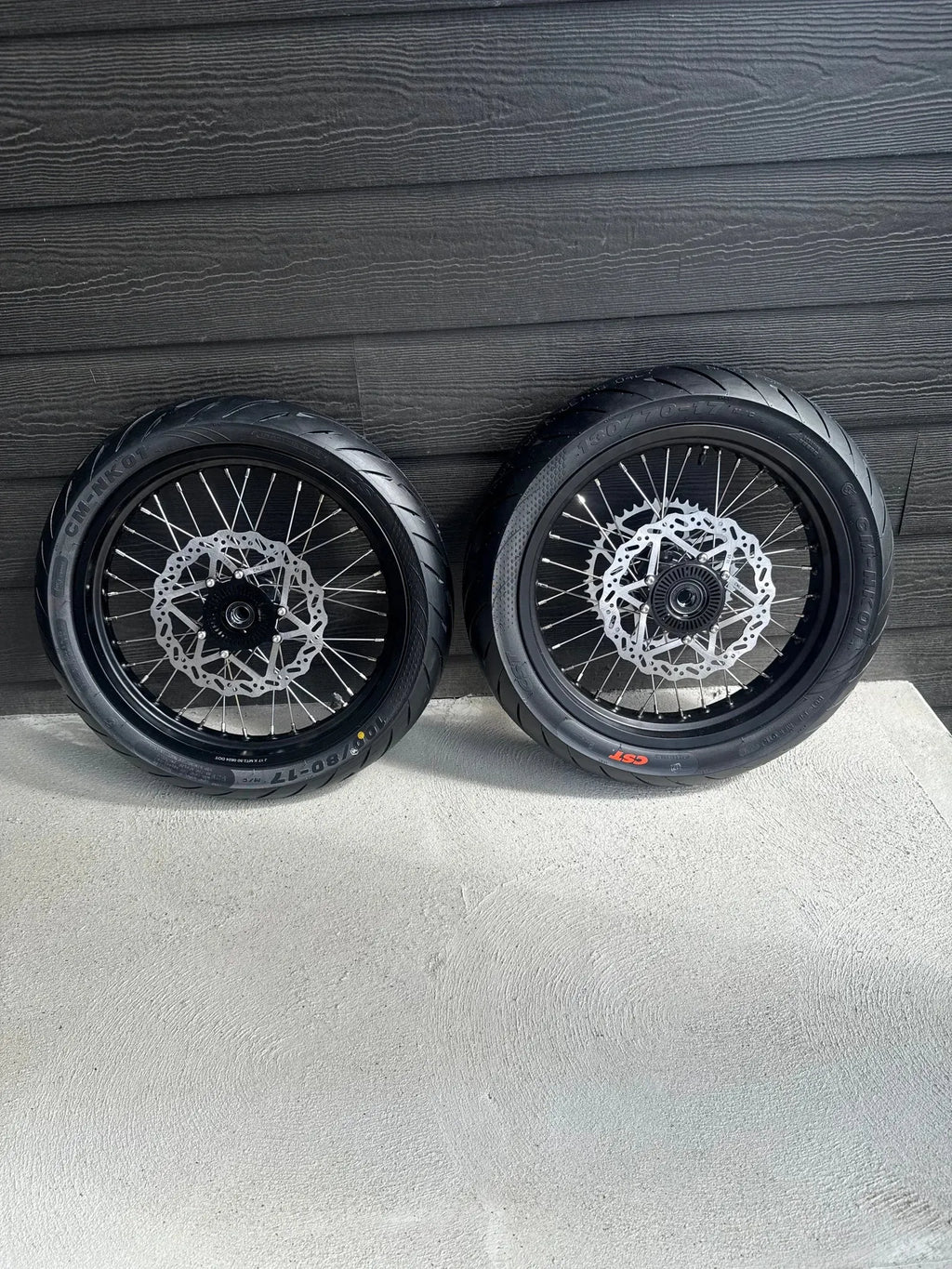 Ultra bee supermotos